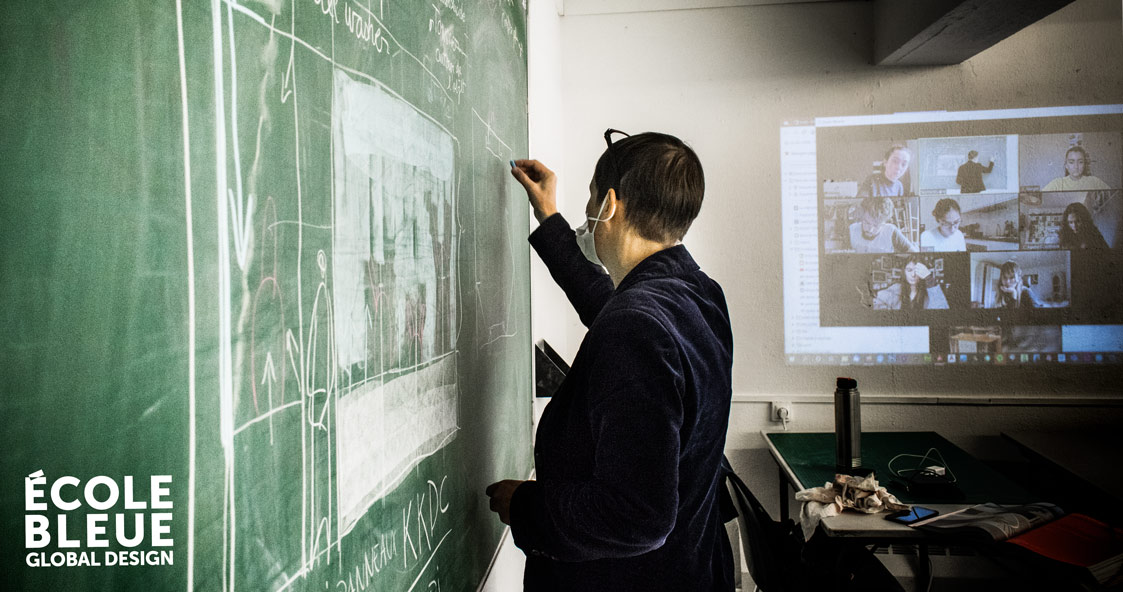 La troisième année de l’École Bleue prépare la transition entre le premier cycle, consacré aux apprentissages des fondamentaux et le deuxième cycle, consacré au développement des apprentissages professionnels.